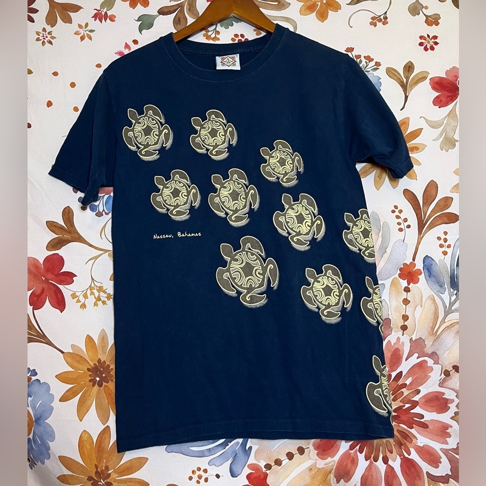 VTG Nassau Bahamas Womens S Dark Blue Turtle Graphic Casual Vacation Tee